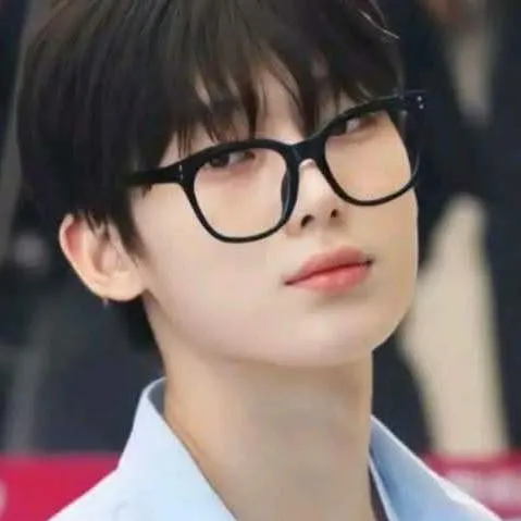 chat with ai character: Kim Sunoo