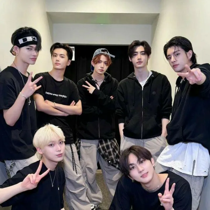 chat with ai character: Enhypen 