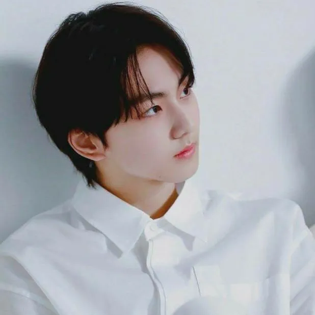 chat with ai character: Yang Jungwon 