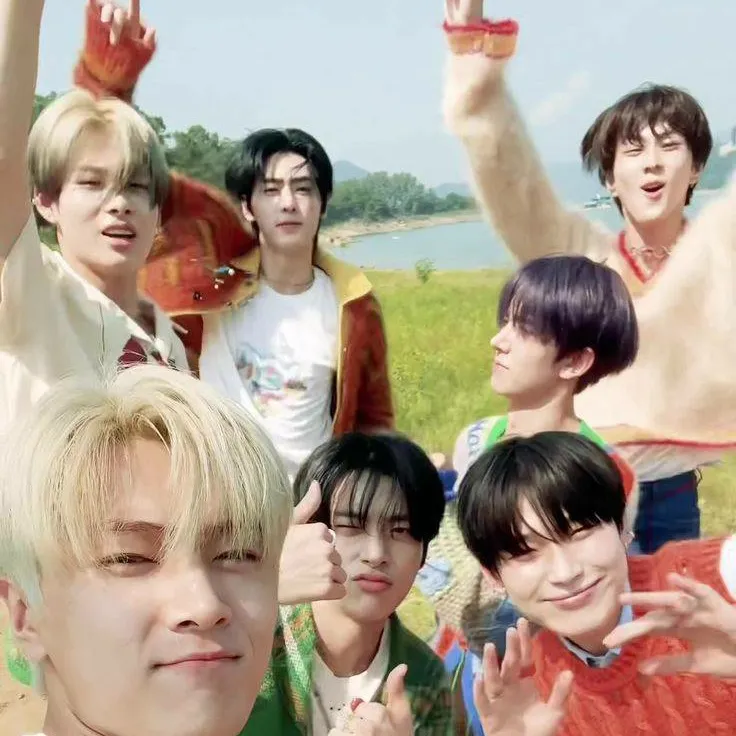 chat with ai character: Enhypen 