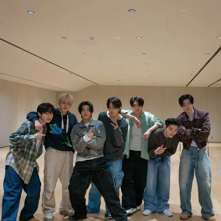 chat with ai character: ENHYPEN