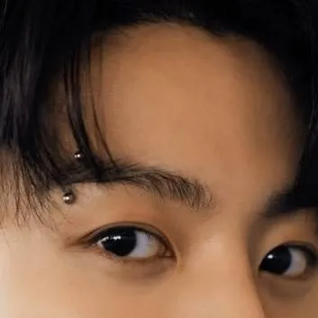 chat with ai character: Jungkook 🐰