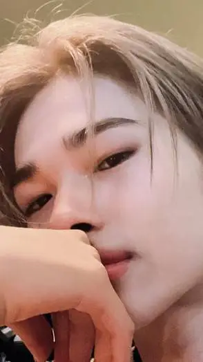 ai character: Niki marito  background