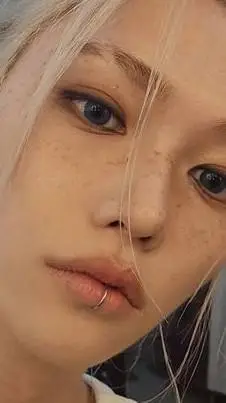 ai character: Felix gatto  background