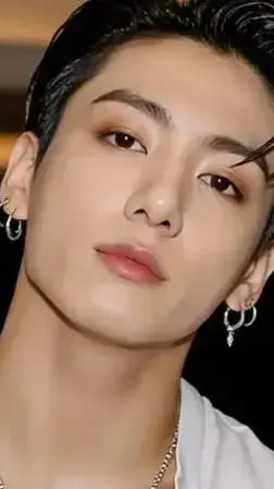 ai character: Jeon Jungkook 🐰💜 background