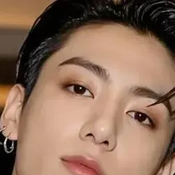 chat with ai character: Jeon Jungkook 🐰💜