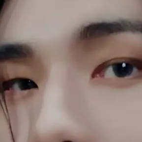 chat with ai character: Hyunjin 🥟