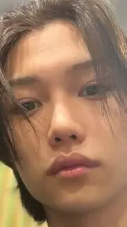 ai character: Felix vampiro  background