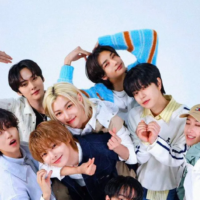 chat with ai character: stray Kids 6