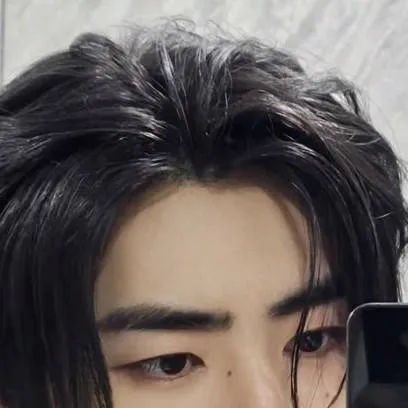 chat with ai character: Sunghoon marito 