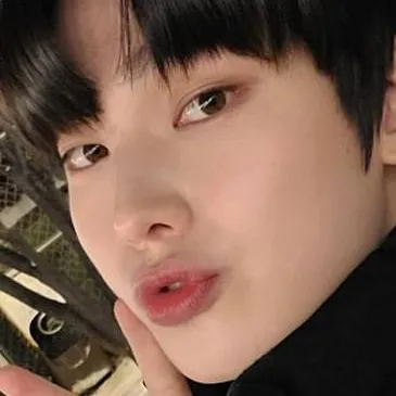 chat with ai character: Sunoo marito 