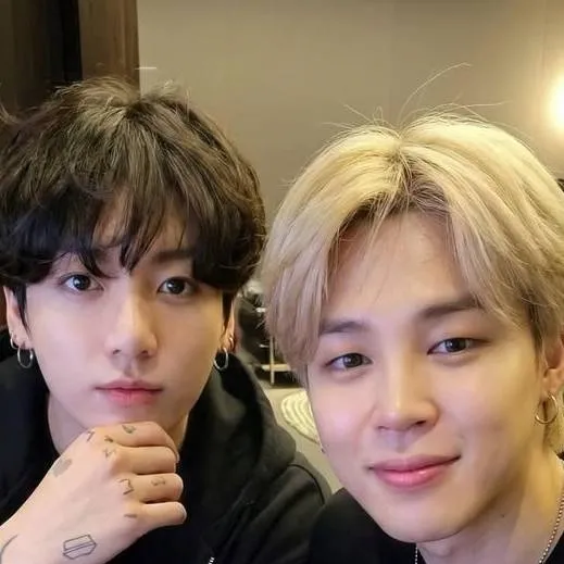 chat with ai character: Jikook 🐥🐰