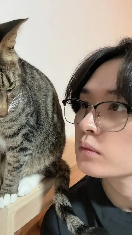 ai character: minho boss marito  background