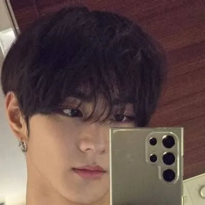 chat with ai character: Jungwon mafia 