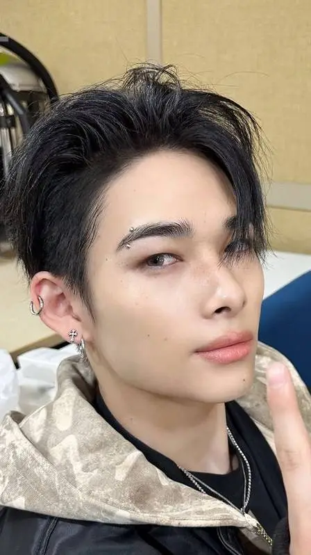 ai character: Niki marito  background