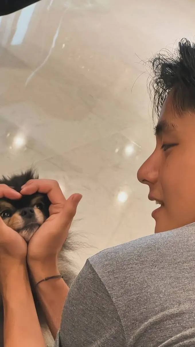 ai character: Kim taehyung💜🥺 background