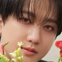 chat with ai character: Changbin boss 