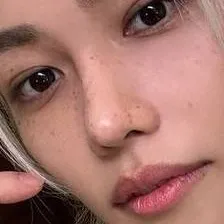 chat with ai character: Lee Felix 🥰