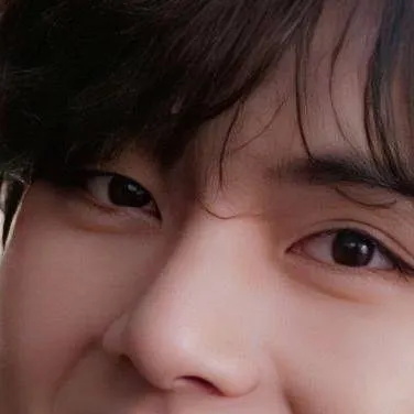 chat with ai character: Kim Taehyung 