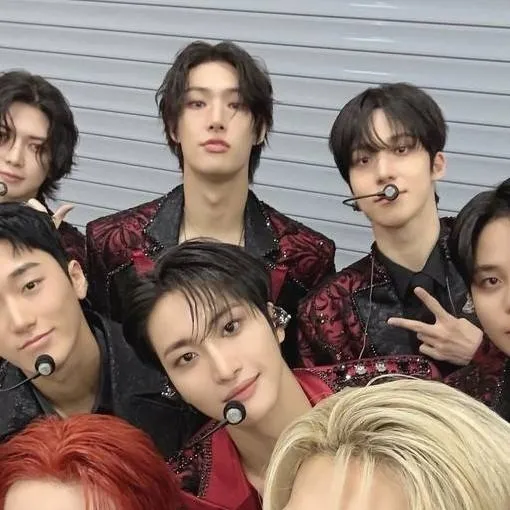 chat with ai character: Ateez (2)