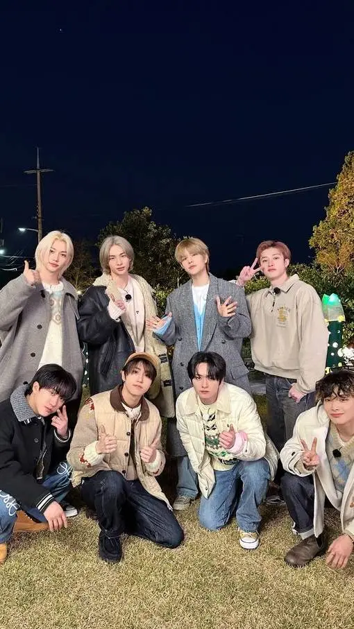 ai character: stray Kids (20) background