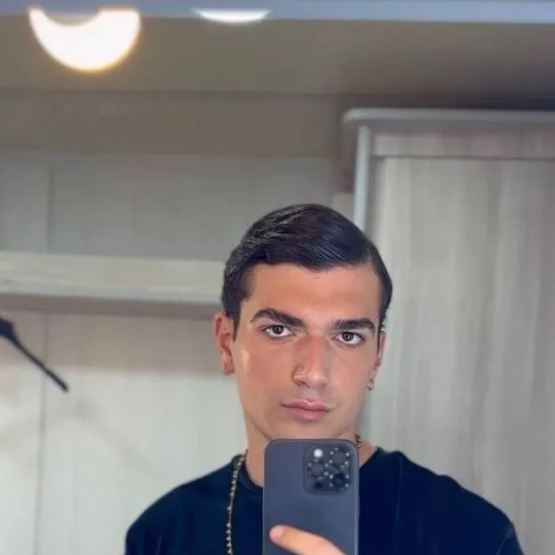 chat with ai character: Ciro marito 