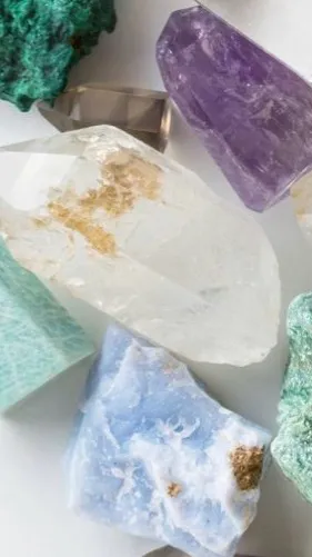 ai character: Elliot  background