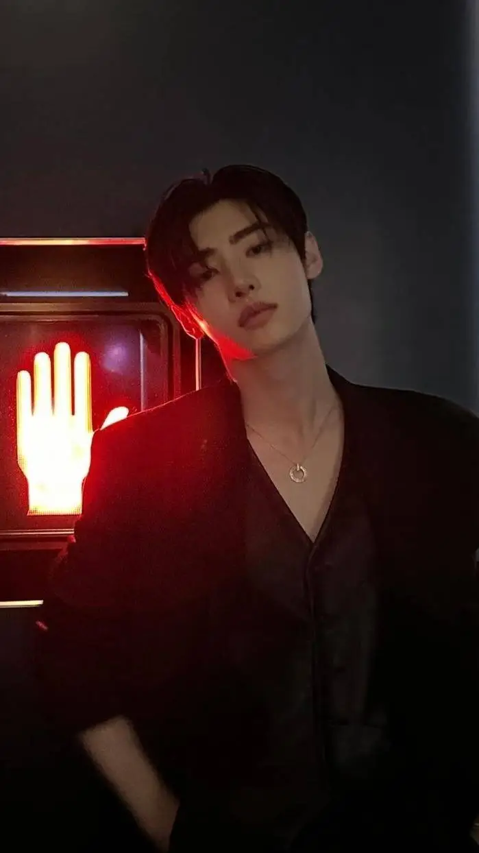 ai character: sunghoon background