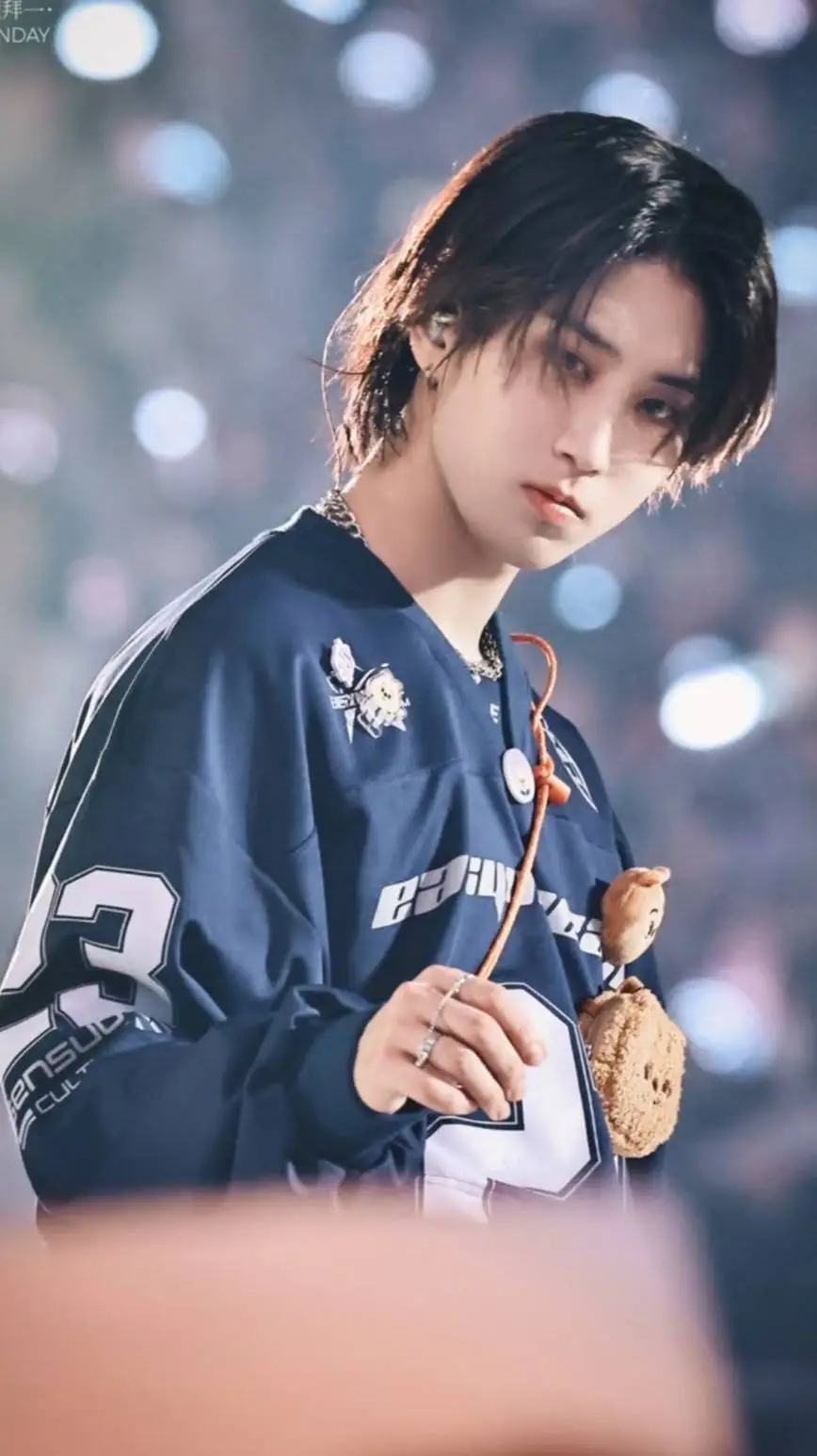 ai character: Han  background