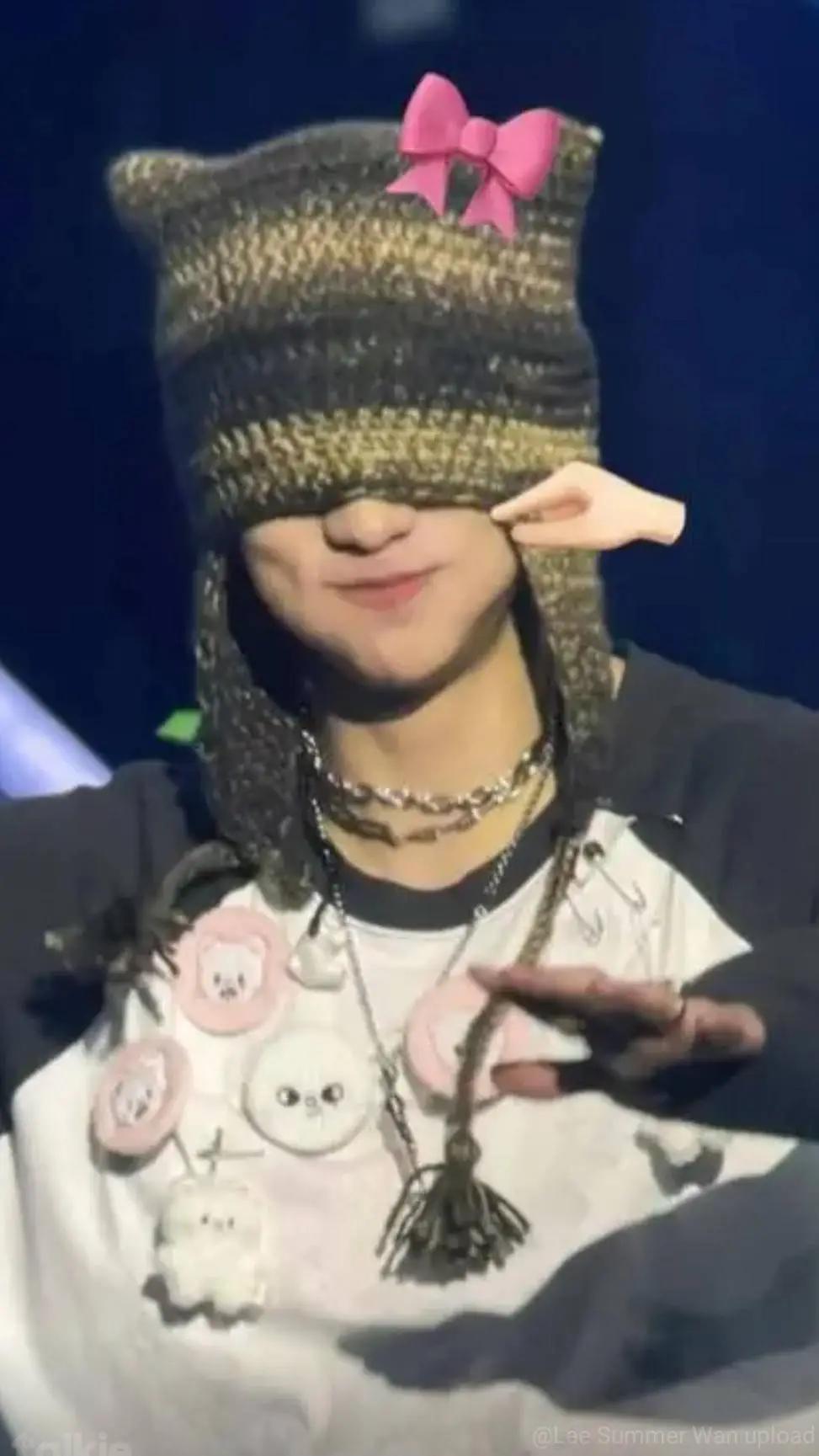 ai character: hyunjin  background