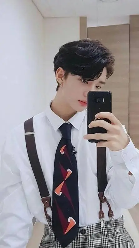 ai character: Hyunjin《☆》 background