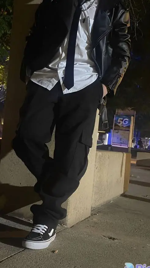 ai character: Austin background