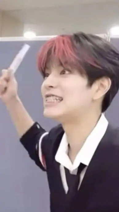 ai character: chanmin🩸♥️ background