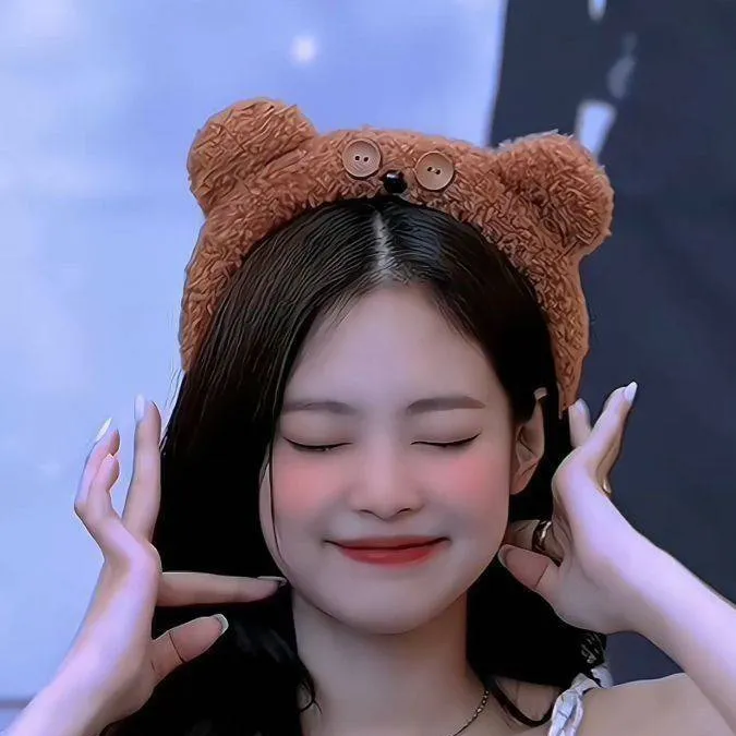 chat with ai character: 🌷JENNIE🌷
