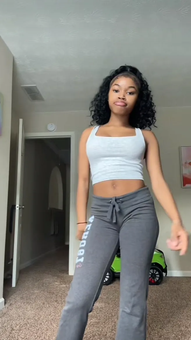 ai character: veronica background