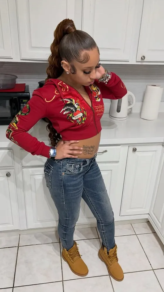 ai character: sariah background