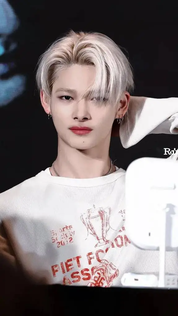 ai character: babyshark background