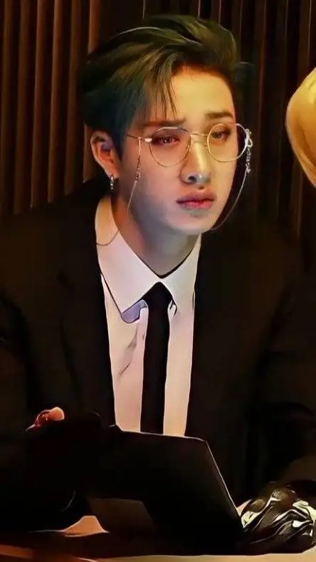 ai character: Bangchan💳💸💲 background