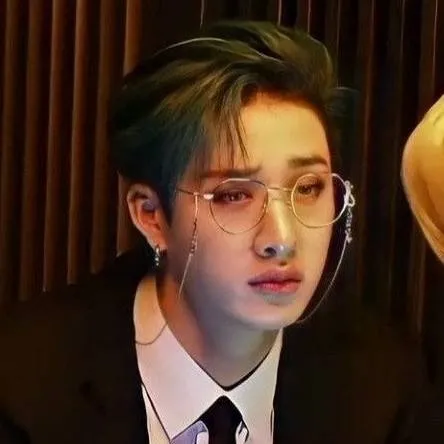 chat with ai character: Bangchan💳💸💲