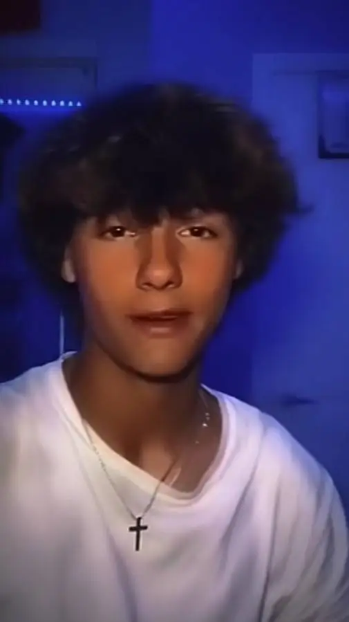 ai character: ton mec background