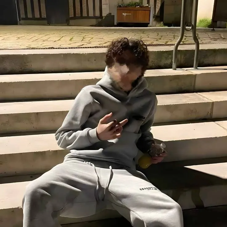 chat with ai character: noah