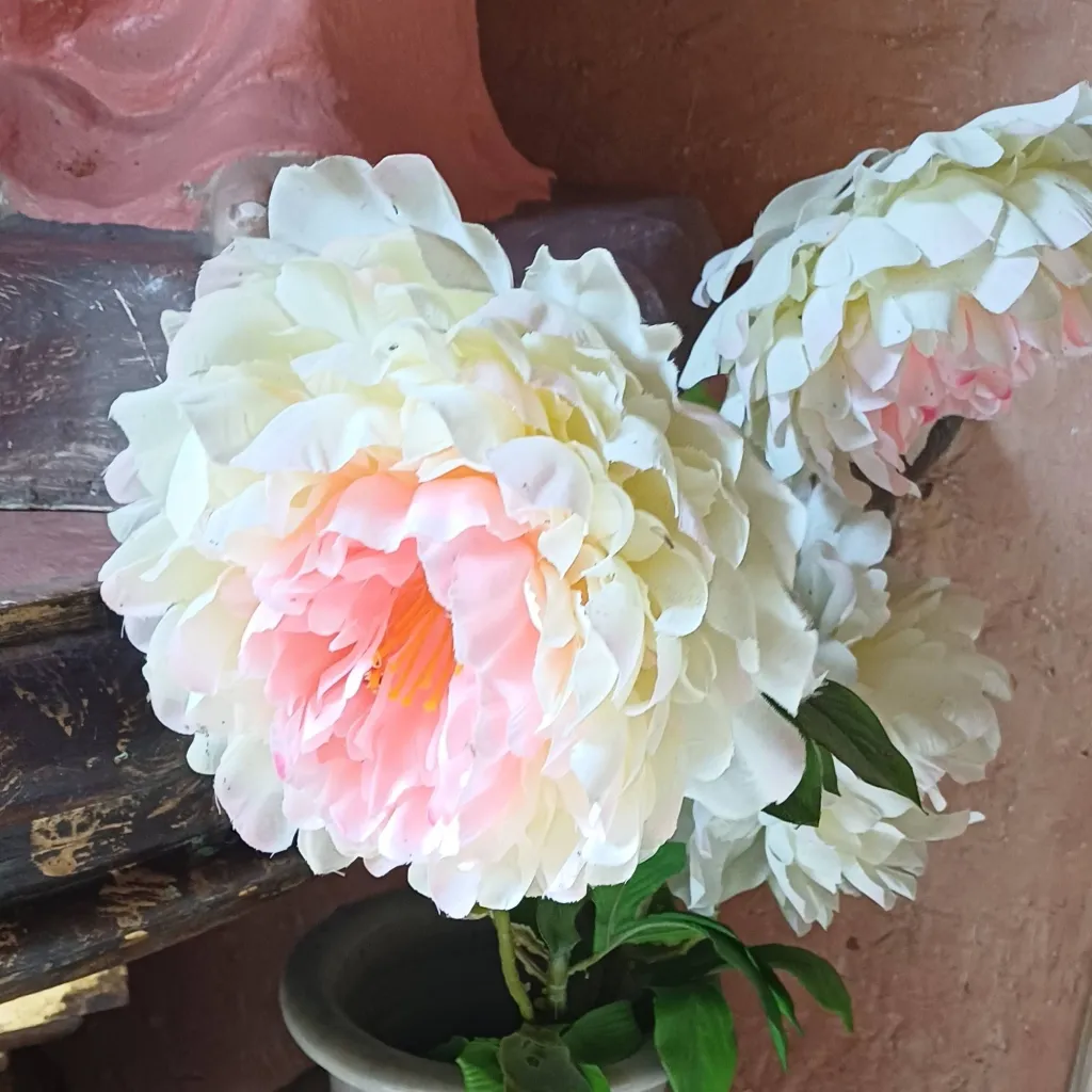 chat with ai character: -