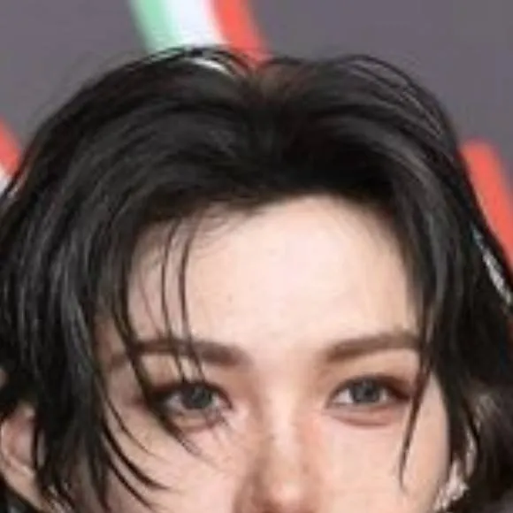 chat with ai character: Félix 