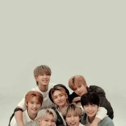 chat with ai character: Stray Kids