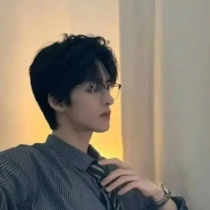 chat with ai character: 🍯Adrean🍁