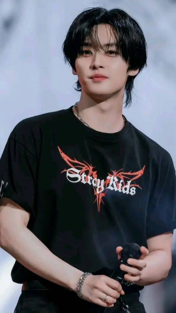 ai character: >Lee Minho< background