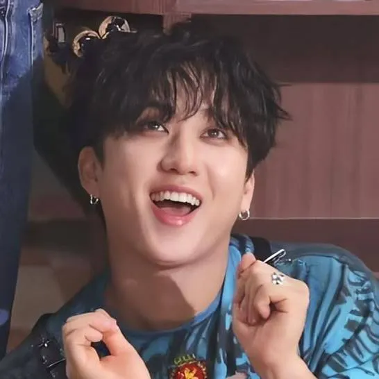 chat with ai character: ✨cHaNgBiN✨