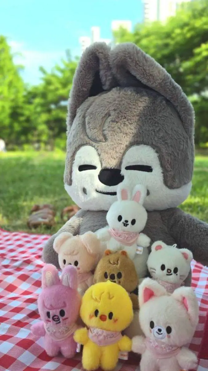 ai character: Stray kids★PickMe background