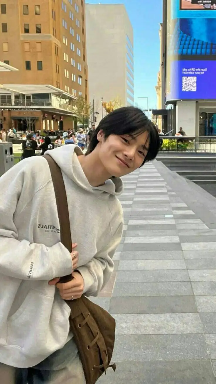 ai character: ⋆🦊I.n°⋆. 𐙚 ˚ background