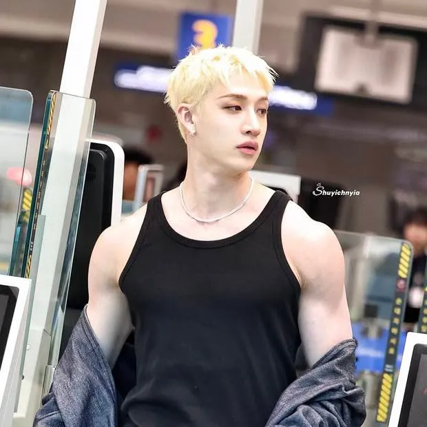 chat with ai character: ⋆🐾°Bang Chan 🧸ྀི